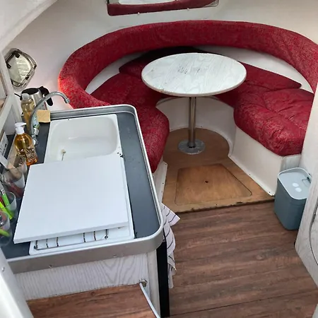 Hotel en barco Bateau-gite Sur Le Halage De La Mayenne